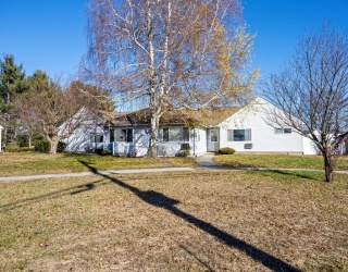 82 Mitchell Drive, Chicopee, Massachusetts, 2 Bedrooms Bedrooms, 5 Rooms Rooms,1.5 BathroomsBathrooms,Residential,For Sale,Mitchell Drive,73459001