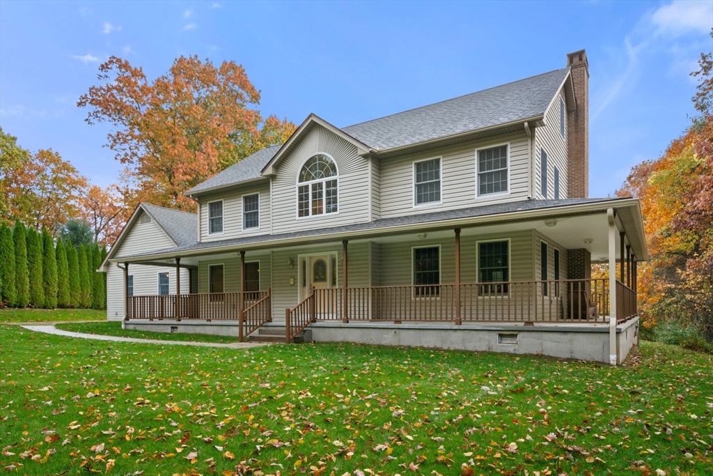 956 Poole St, Ludlow, Massachusetts, 3 Bedrooms Bedrooms, 8 Rooms Rooms,3 BathroomsBathrooms,Residential,For Sale,Poole St,73450998