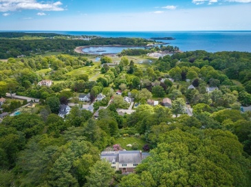 13 Hickory Hill Road, Manchester, Massachusetts, 4 Bedrooms Bedrooms, 9 Rooms Rooms,4 BathroomsBathrooms,Residential,For Sale,Hickory Hill Road,73388456