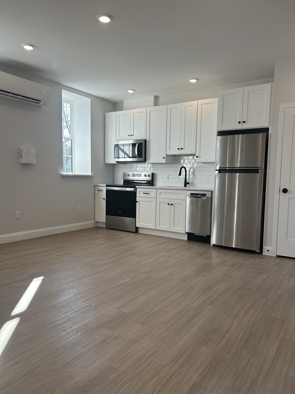 1193 Commercial St, Weymouth, Massachusetts, 1 Bedroom Bedrooms, 2 Rooms Rooms,1 BathroomBathrooms,Residential Lease,For Rent,Commercial St,73477093