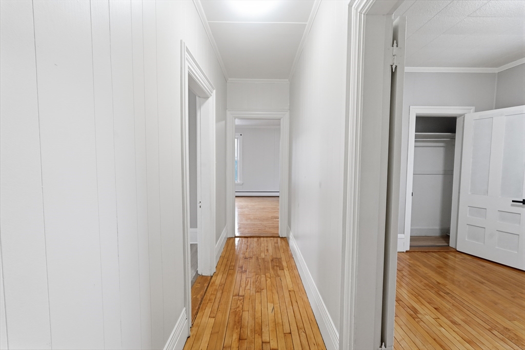 75 Chatham, Worcester, Massachusetts, 2 Bedrooms Bedrooms, 5 Rooms Rooms,1 BathroomBathrooms,Residential Lease,For Rent,Chatham,73477102