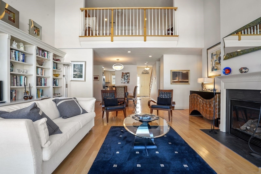 6 Maple Ln, Marshfield, Massachusetts, 2 Bedrooms Bedrooms, 6 Rooms Rooms,2.5 BathroomsBathrooms,Residential,For Sale,Maple Ln,73477176