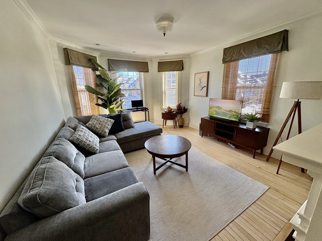 175 Hancock, Cambridge, Massachusetts, 2 Bedrooms Bedrooms, 5 Rooms Rooms,1 BathroomBathrooms,Residential Lease,For Rent,Hancock,73477197