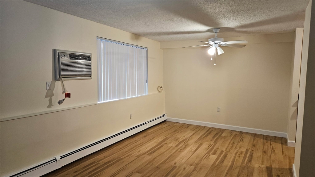 688 Boston Post Rd E, Marlborough, Massachusetts, 2 Bedrooms Bedrooms, 4 Rooms Rooms,1 BathroomBathrooms,Residential,For Sale,Boston Post Rd E,73477198