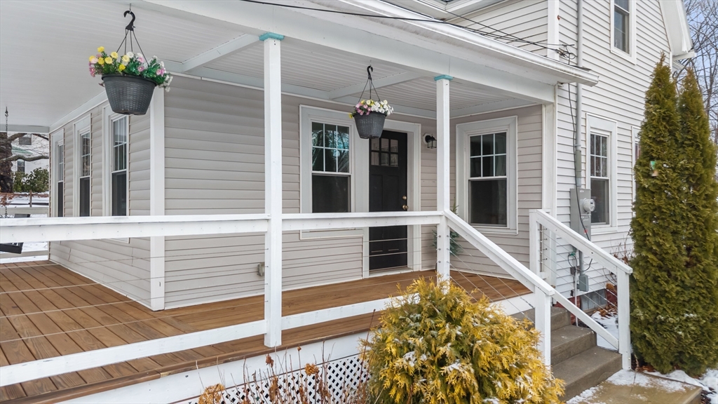 656 Grove Street, Worcester, Massachusetts, 3 Bedrooms Bedrooms, 7 Rooms Rooms,1.5 BathroomsBathrooms,Residential Lease,For Rent,Grove Street,73453536