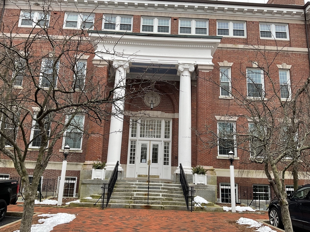 52 Sanborn St, Reading, Massachusetts, 2 Bedrooms Bedrooms, 5 Rooms Rooms,2 BathroomsBathrooms,Residential Lease,For Rent,Sanborn St,73477224