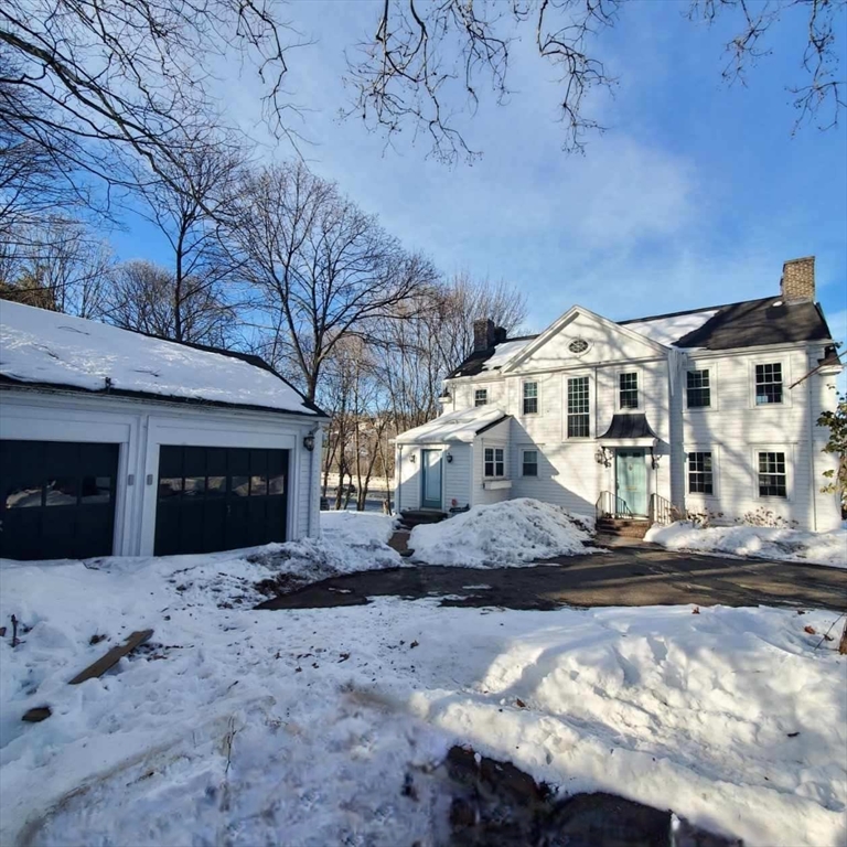 315 Lake Street, Arlington, Massachusetts, 4 Bedrooms Bedrooms, 8 Rooms Rooms,2.5 BathroomsBathrooms,Residential,For Sale,Lake Street,73477242