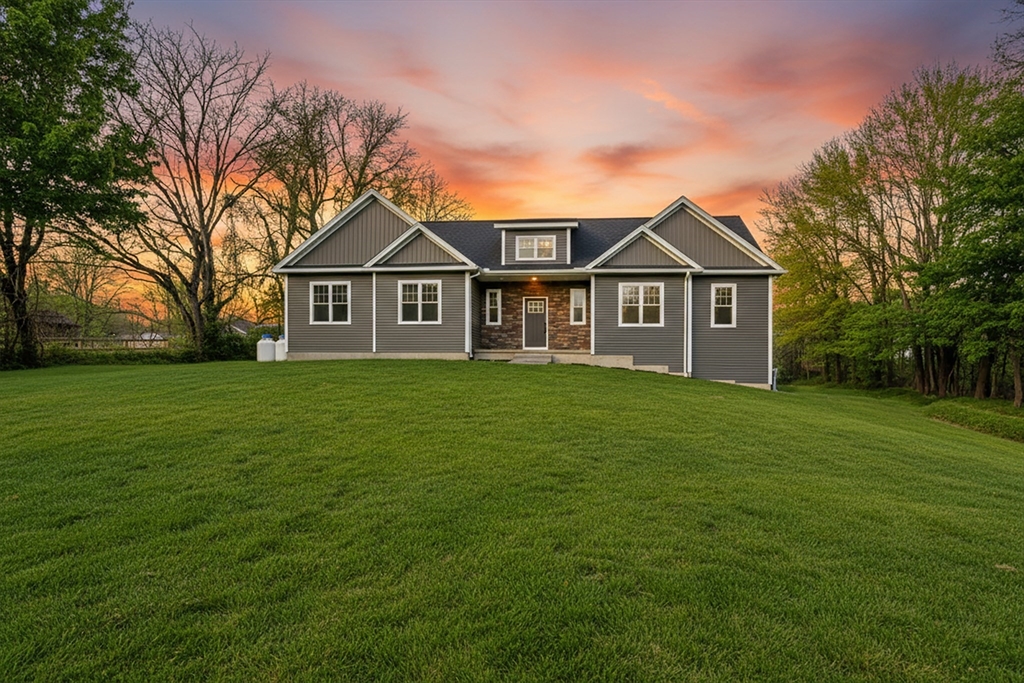 47 Kendall Street, Ludlow, Massachusetts, 4 Bedrooms Bedrooms, 6 Rooms Rooms,2.5 BathroomsBathrooms,Residential,For Sale,Kendall Street,73477258