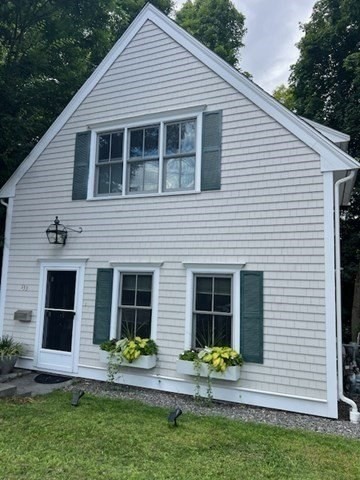 133 Walnut St, Wellesley, Massachusetts, 2 Bedrooms Bedrooms, 5 Rooms Rooms,2 BathroomsBathrooms,Residential Lease,For Rent,Walnut St,73457839