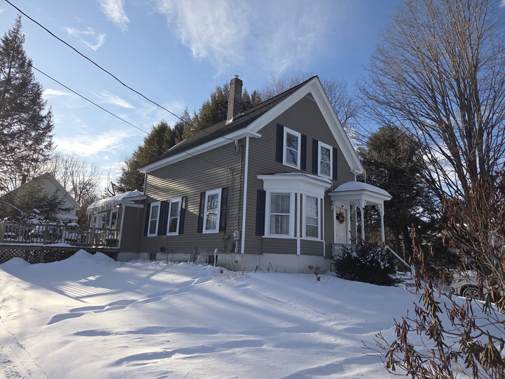 14 Brookline St, Pepperell, Massachusetts, 3 Bedrooms Bedrooms, 7 Rooms Rooms,1 BathroomBathrooms,Residential,For Sale,Brookline St,73477268
