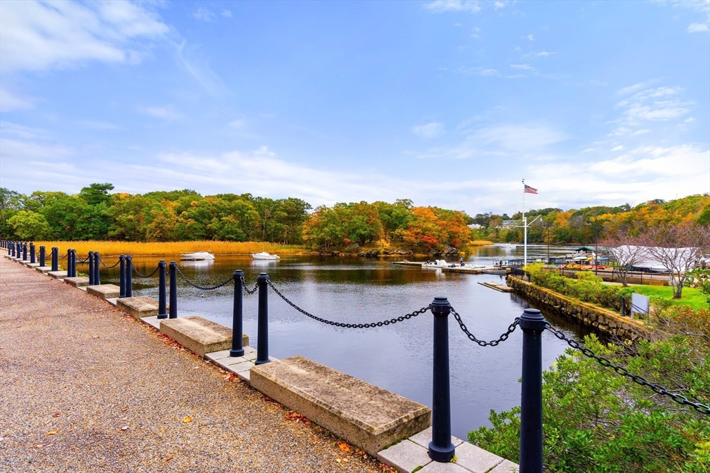 88 Wharf St, Milton, Massachusetts, 3 Bedrooms Bedrooms, 5 Rooms Rooms,2.5 BathroomsBathrooms,Residential Lease,For Rent,Wharf St,73477283