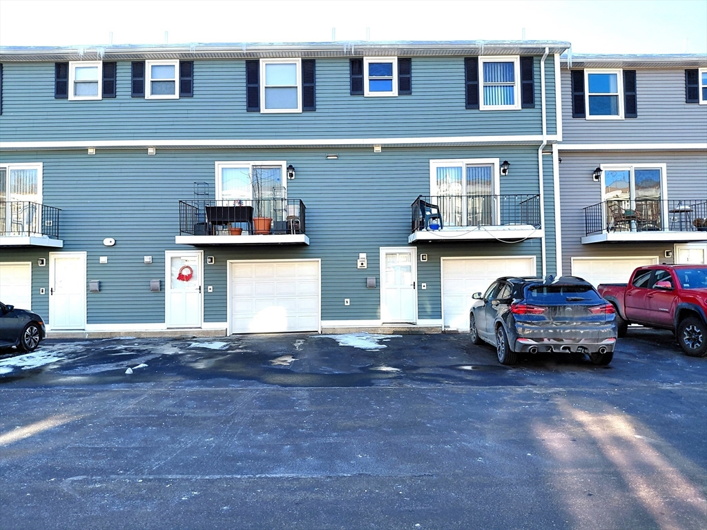 1215 Pawtucket, Lowell, Massachusetts, 2 Bedrooms Bedrooms, 4 Rooms Rooms,1.5 BathroomsBathrooms,Residential Lease,For Rent,Pawtucket,73477288