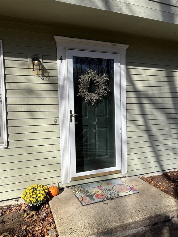 5 Hinman St, Sturbridge, Massachusetts, 2 Bedrooms Bedrooms, 5 Rooms Rooms,1.5 BathroomsBathrooms,Residential,For Sale,Hinman St,73448751