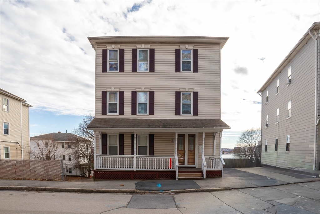 18 Gage St, Worcester, Massachusetts, 2 Bedrooms Bedrooms, 6 Rooms Rooms,1 BathroomBathrooms,Residential Lease,For Rent,Gage St,73477319