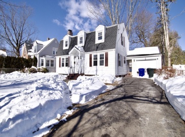 1088 Sumner Ave, Springfield, Massachusetts, 3 Bedrooms Bedrooms, 6 Rooms Rooms,1.5 BathroomsBathrooms,Residential,For Sale,Sumner Ave,73477330