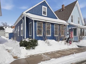 8 School St, Adams, Massachusetts, 3 Bedrooms Bedrooms, 6 Rooms Rooms,1 BathroomBathrooms,Residential,For Sale,School St,73477372