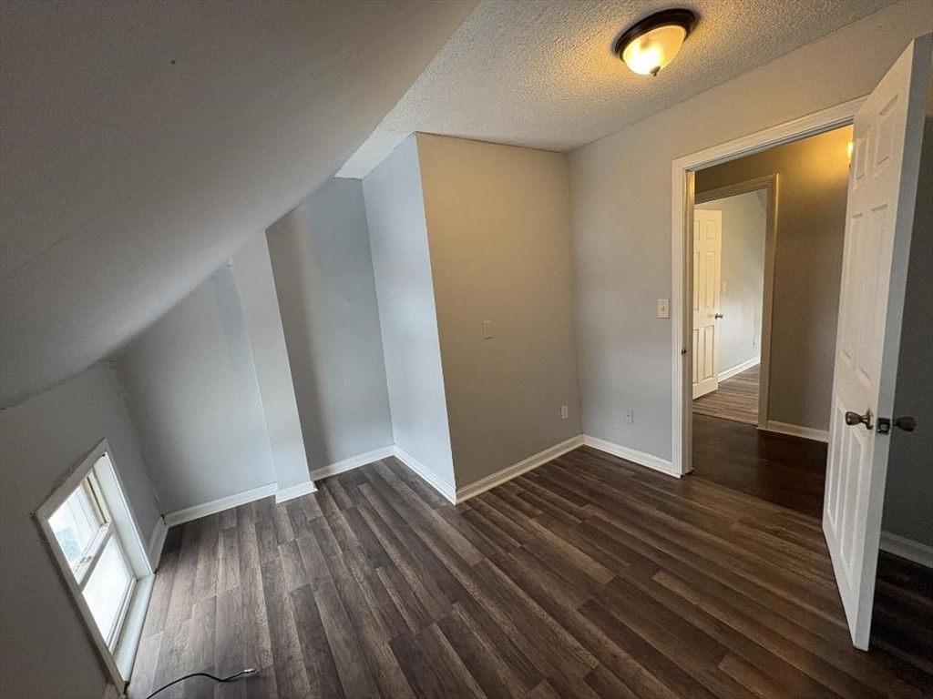 270 5th, Fall River, Massachusetts, 3 Bedrooms Bedrooms, 5 Rooms Rooms,1 BathroomBathrooms,Residential Lease,For Rent,5th,73477352