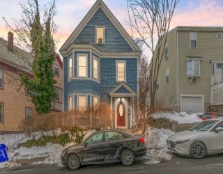 187 Highland St, Boston, Massachusetts, 8 Bedrooms Bedrooms, 13 Rooms Rooms,2 BathroomsBathrooms,Residential Income,For Sale,Highland St,73476890