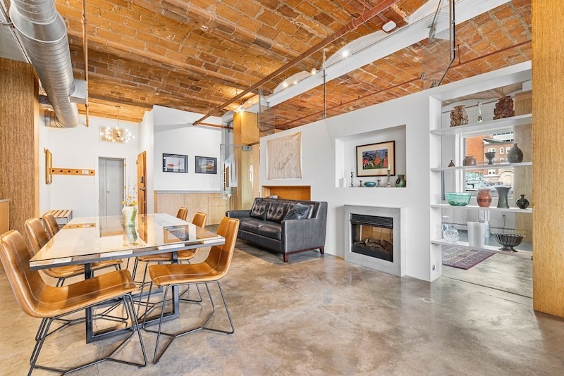 717 Atlantic Ave, Boston, Massachusetts, 1 Bedroom Bedrooms, 3 Rooms Rooms,1 BathroomBathrooms,Residential Lease,For Rent,Atlantic Ave,73477416