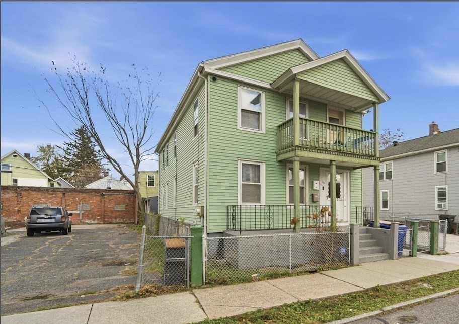 53 Fremont St, Springfield, Massachusetts, 3 Bedrooms Bedrooms, 5 Rooms Rooms,1 BathroomBathrooms,Residential Lease,For Rent,Fremont St,73477444