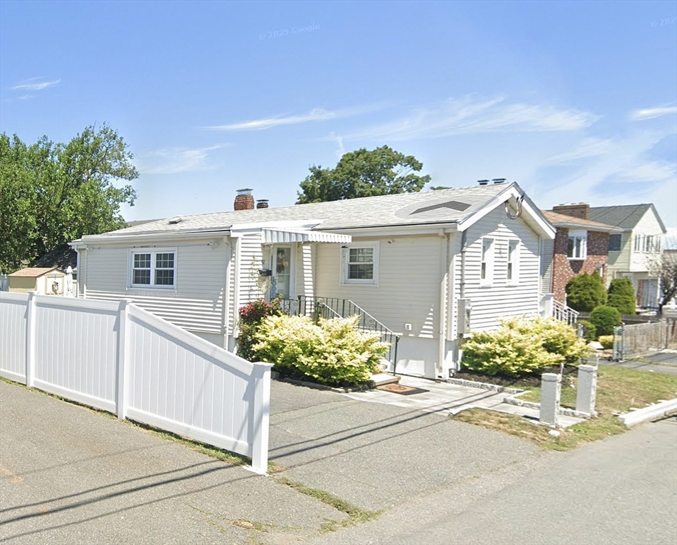 92 Pemberton St, Revere, Massachusetts, 3 Bedrooms Bedrooms, 6 Rooms Rooms,2 BathroomsBathrooms,Residential,For Sale,Pemberton St,73477401