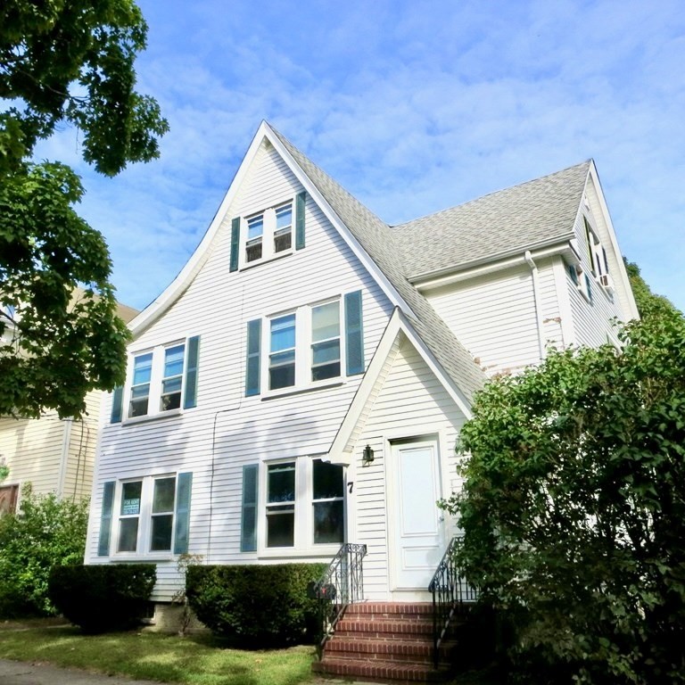 7 Oaklawn St, New Bedford, Massachusetts, 1 Bedroom Bedrooms, 4 Rooms Rooms,1 BathroomBathrooms,Residential Lease,For Rent,Oaklawn St,73477447
