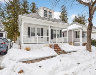 1027 Kenmore St, New Bedford, Massachusetts, 3 Bedrooms Bedrooms, 6 Rooms Rooms,1.5 BathroomsBathrooms,Residential,For Sale,Kenmore St,73477448