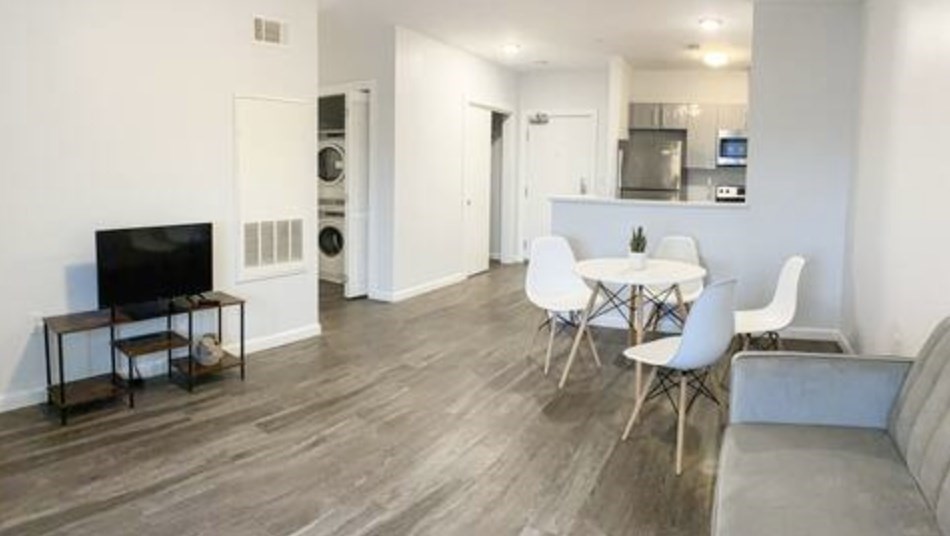 1505 Commonwealth Ave, Boston, Massachusetts, 2 Bedrooms Bedrooms, 3 Rooms Rooms,2 BathroomsBathrooms,Residential Lease,For Rent,Commonwealth Ave,73477474