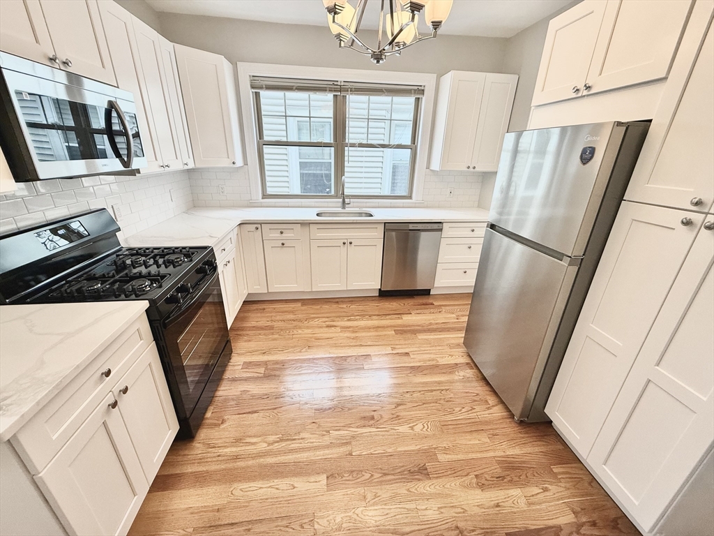 184 Boston St, Boston, Massachusetts, 4 Bedrooms Bedrooms, 6 Rooms Rooms,1.5 BathroomsBathrooms,Residential Lease,For Rent,Boston St,73477477