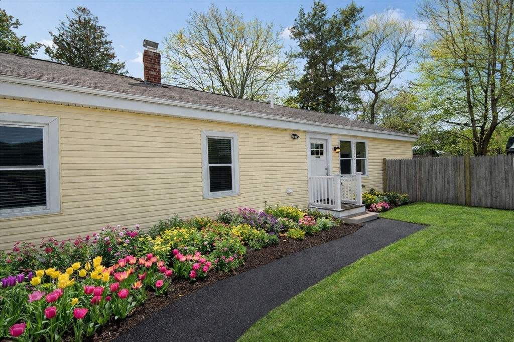 60 Martin, Wareham, Massachusetts, 3 Bedrooms Bedrooms, 6 Rooms Rooms,1 BathroomBathrooms,Residential,For Sale,Martin,73477482