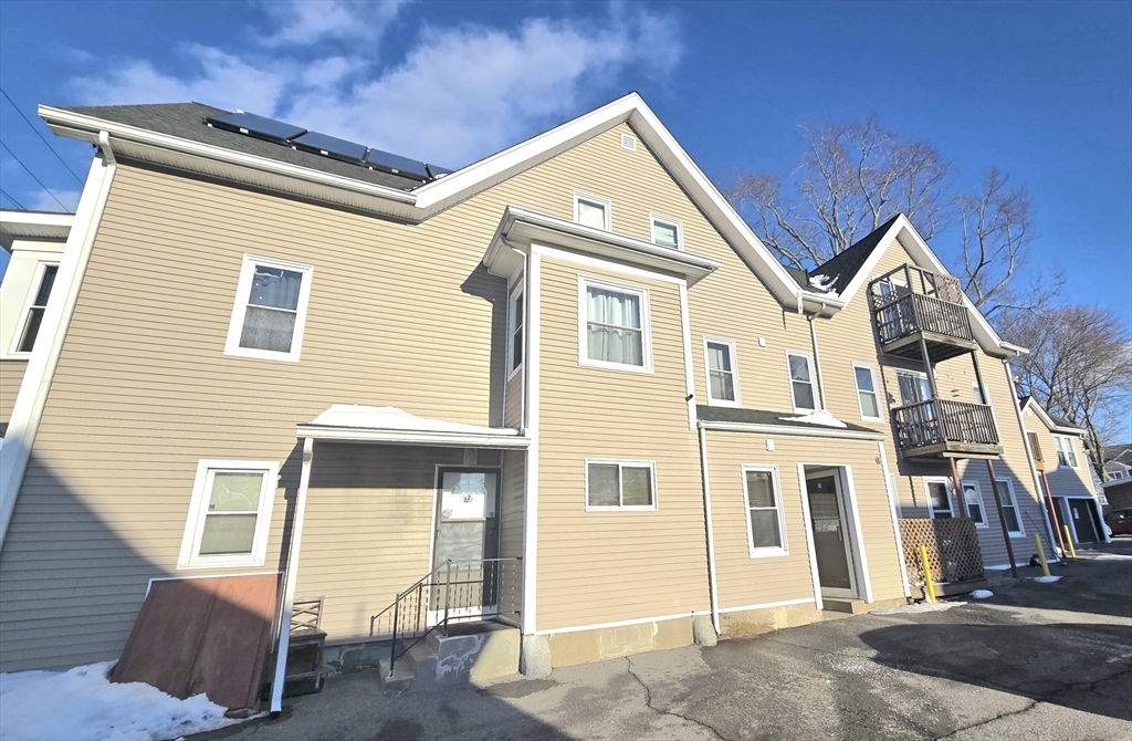 210 Whittenton St, Taunton, Massachusetts, 1 Bedroom Bedrooms, 4 Rooms Rooms,1 BathroomBathrooms,Residential Lease,For Rent,Whittenton St,73477499