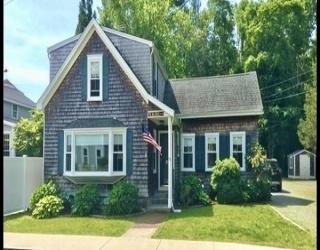 38 South St, Marion, Massachusetts, 3 Bedrooms Bedrooms, 7 Rooms Rooms,1.5 BathroomsBathrooms,Residential Lease,For Rent,South St,73477510
