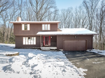 49 Glasgow Dr, Russell, Massachusetts, 4 Bedrooms Bedrooms, 8 Rooms Rooms,2.5 BathroomsBathrooms,Residential,For Sale,Glasgow Dr,73477553