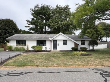 17 Margaret Rd, Stoneham, Massachusetts, 4 Bedrooms Bedrooms, 7 Rooms Rooms,2 BathroomsBathrooms,Residential Lease,For Rent,Margaret Rd,73477555 17 Margaret Rd, Stoneham, Massachusetts, 4 Bedrooms Bedrooms, 7 Rooms Rooms,2 BathroomsBathrooms,Residential Lease,For Rent,Margaret Rd,73477555