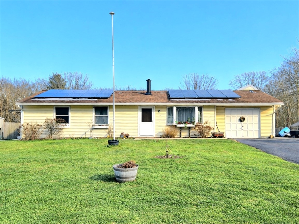 8 Algonquin Dr, Dartmouth, Massachusetts, 4 Bedrooms Bedrooms, 5 Rooms Rooms,1 BathroomBathrooms,Residential,For Sale,Algonquin Dr,73477554