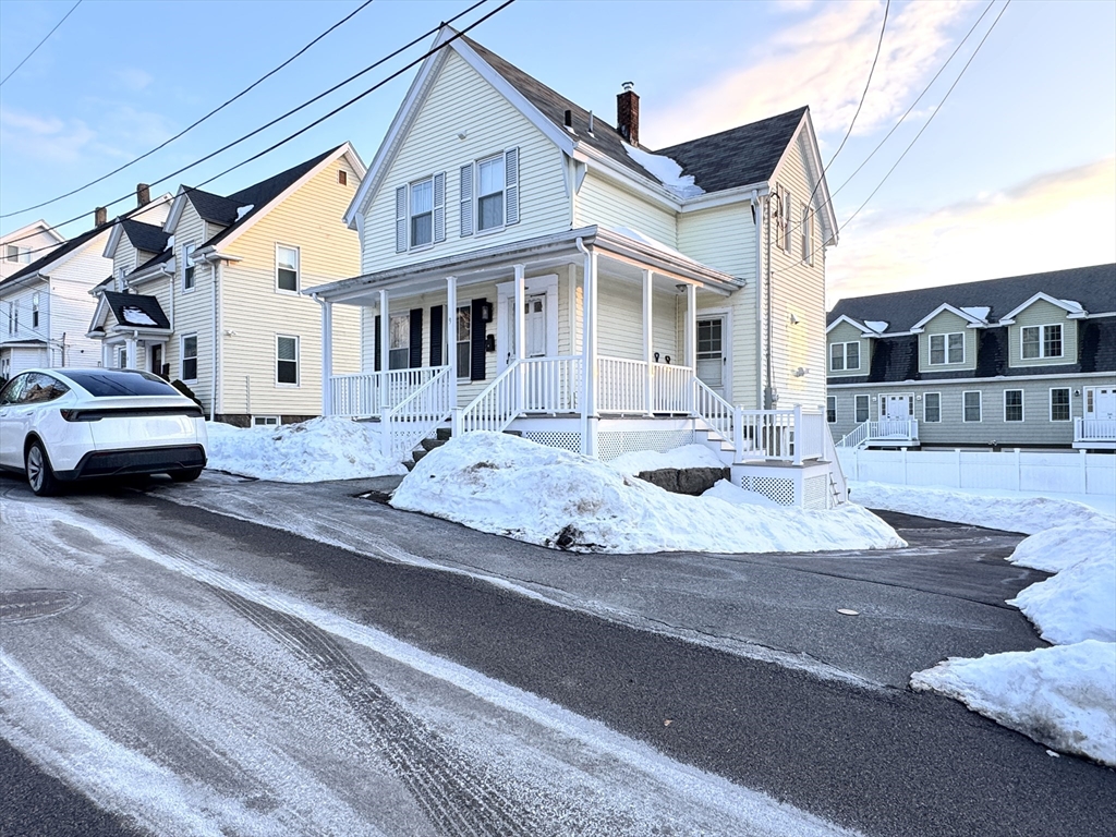 9 Westford St, Quincy, Massachusetts, 4 Bedrooms Bedrooms, 8 Rooms Rooms,2 BathroomsBathrooms,Residential,For Sale,Westford St,73477587