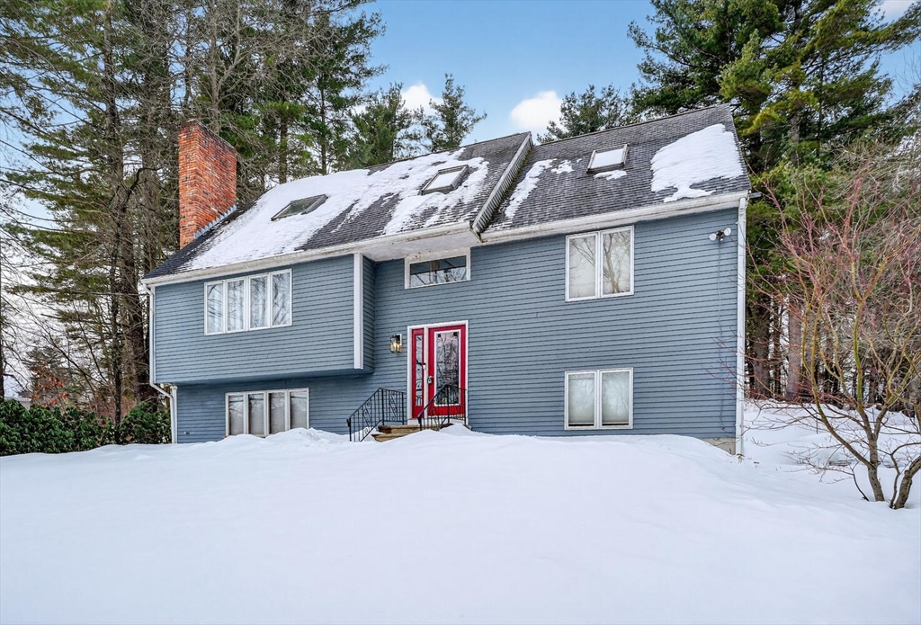 106 School St, Northborough, Massachusetts, 3 Bedrooms Bedrooms, 8 Rooms Rooms,2 BathroomsBathrooms,Residential,For Sale,School St,73477591