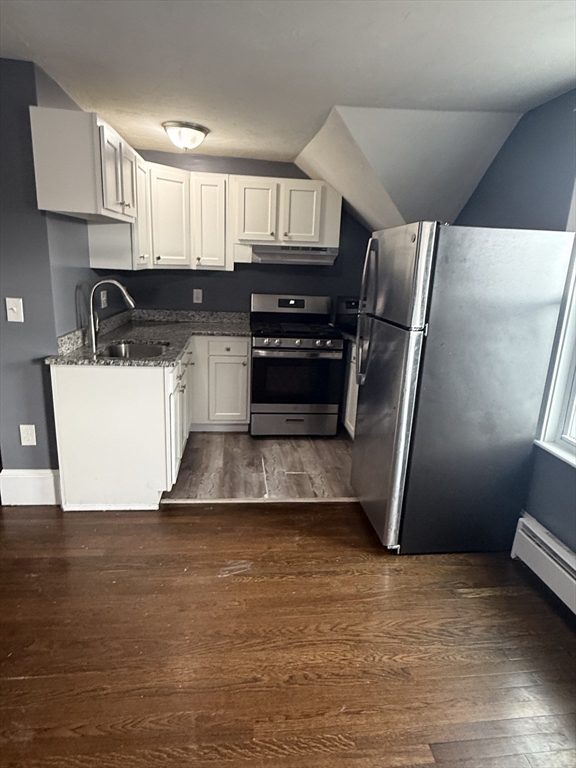 42 Mott Street, Fall River, Massachusetts, 4 Bedrooms Bedrooms, 6 Rooms Rooms,1 BathroomBathrooms,Residential Lease,For Rent,Mott Street,73477617