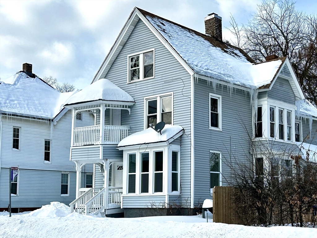 184 King St, Springfield, Massachusetts, 3 Bedrooms Bedrooms, 5 Rooms Rooms,1 BathroomBathrooms,Residential Lease,For Rent,King St,73477633