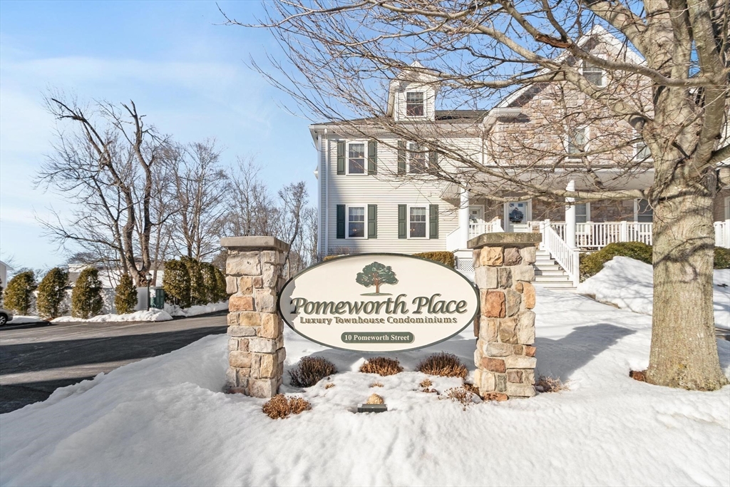 10 Pomeworth Street, Stoneham, Massachusetts, 2 Bedrooms Bedrooms, 6 Rooms Rooms,2.5 BathroomsBathrooms,Residential,For Sale,Pomeworth Street,73475812