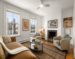 102 Charles St, Boston, Massachusetts, 2 Bedrooms Bedrooms, 4 Rooms Rooms,1 BathroomBathrooms,Residential,For Sale,Charles St,73477650