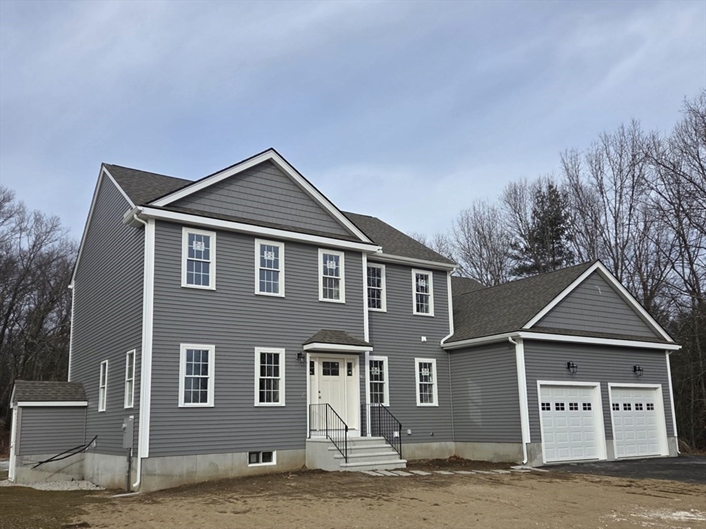 138 Elm St, Uxbridge, Massachusetts, 4 Bedrooms Bedrooms, 8 Rooms Rooms,2.5 BathroomsBathrooms,Residential,For Sale,Elm St,73477614