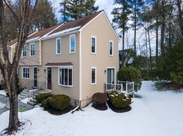 201 Cardinal Lane, Tyngsborough, Massachusetts, 2 Bedrooms Bedrooms, 4 Rooms Rooms,1.5 BathroomsBathrooms,Residential,For Sale,Cardinal Lane,73465617