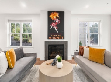 577 Baker Street, Boston, Massachusetts, 2 Bedrooms Bedrooms, 5 Rooms Rooms,2.5 BathroomsBathrooms,Residential,For Sale,Baker Street,73435159