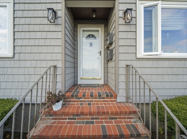 9 Beach Road, Lynn, Massachusetts, 1 Bedroom Bedrooms, 3 Rooms Rooms,1 BathroomBathrooms,Residential,For Sale,Beach Road,73457189