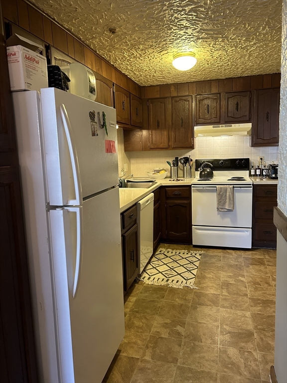 75 Winthrop Street, Everett, Massachusetts, 1 Bedroom Bedrooms, 4 Rooms Rooms,1 BathroomBathrooms,Residential Lease,For Rent,Winthrop Street,73477655