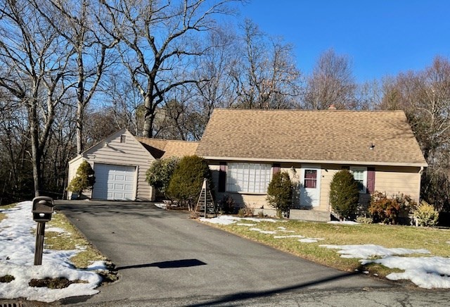 83 Old Farm Rd, Chicopee, Massachusetts, 4 Bedrooms Bedrooms, 6 Rooms Rooms,2 BathroomsBathrooms,Residential,For Sale,Old Farm Rd,73477665