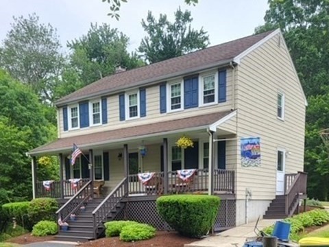 18 Macrae Drive, East Bridgewater, Massachusetts, 3 Bedrooms Bedrooms, 7 Rooms Rooms,2.5 BathroomsBathrooms,Residential,For Sale,Macrae Drive,73477708