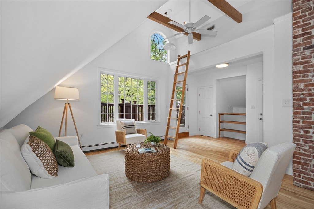 87 Holworthy St, Cambridge, Massachusetts, 1 Bedroom Bedrooms, 5 Rooms Rooms,1 BathroomBathrooms,Residential,For Sale,Holworthy St,73477711