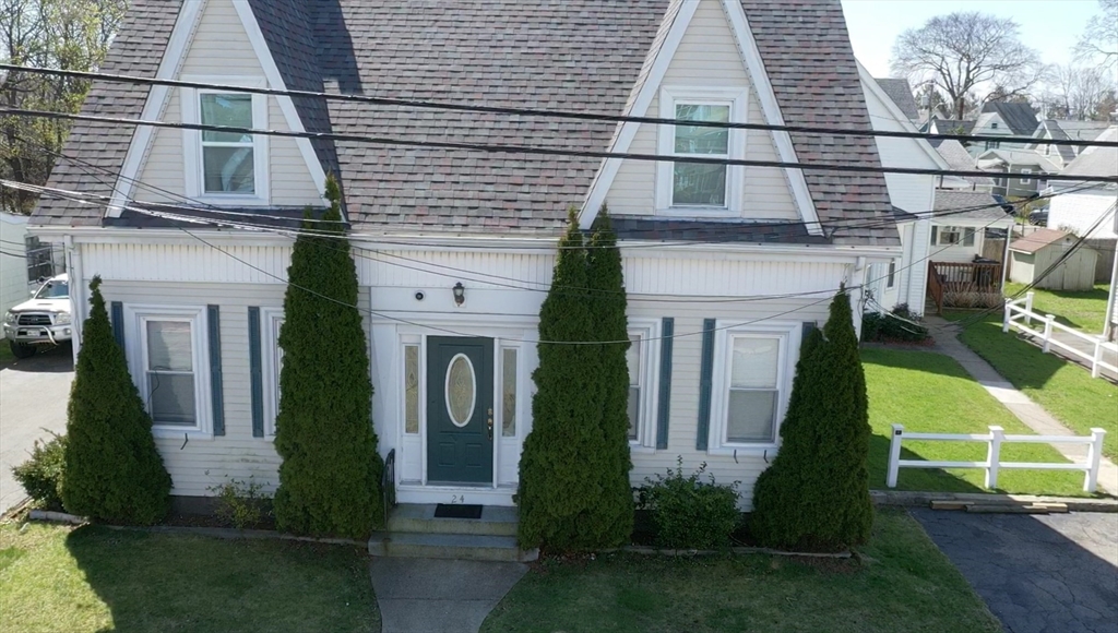 24 Quincy St, Quincy, Massachusetts, 2 Bedrooms Bedrooms, 4 Rooms Rooms,1 BathroomBathrooms,Residential Lease,For Rent,Quincy St,73477712